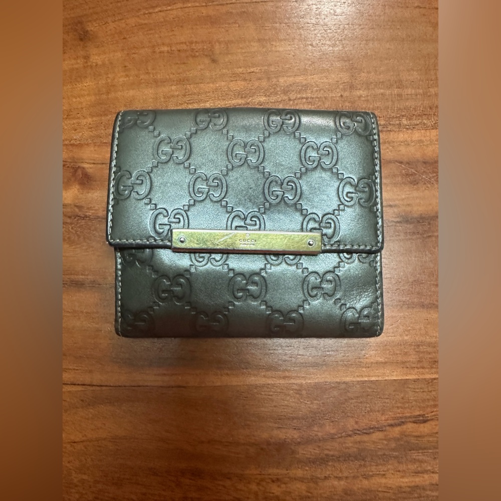 Gucci Embossed Leather Wallet in Green/Gray - Picture 2 of 10